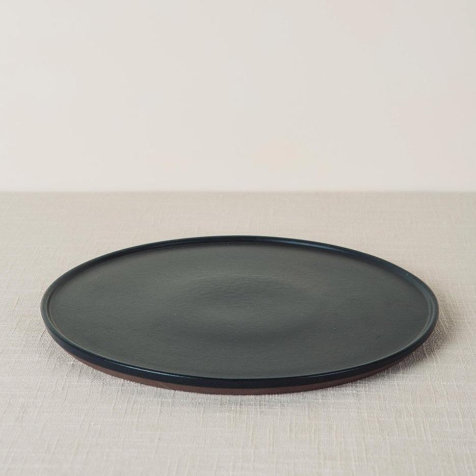 Mazama Ceramic Dinner Plate - Onyx